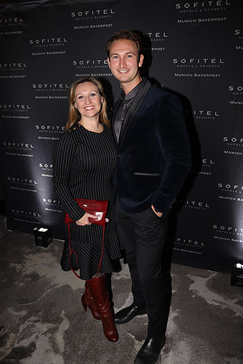 Gabrielle Odinis, Jonathan Gertisbei der Release-Party „Life is Magnifique!“ im Sofitel Munich Bayerpost (Fozo: Martin Schmitz)